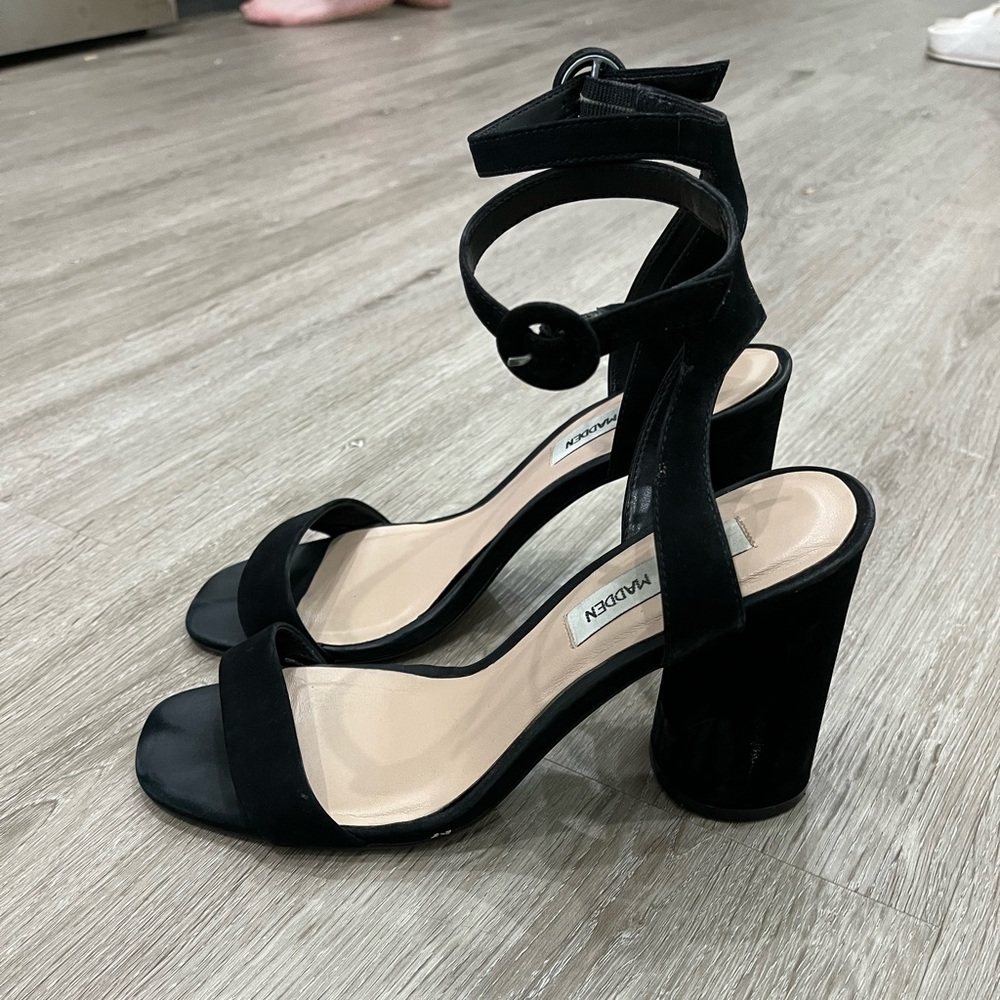 Steve Madden Black suede heels